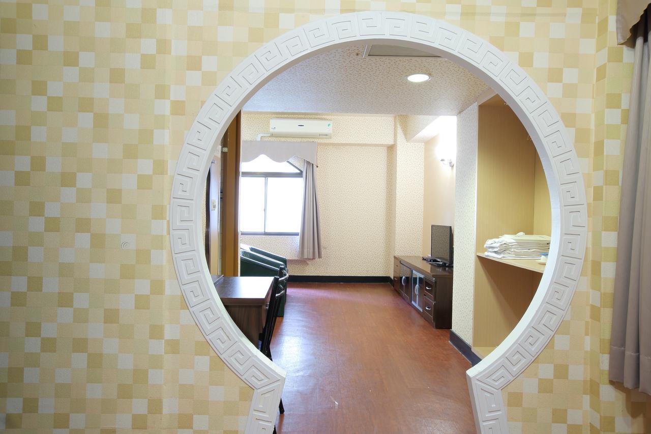 Chiayi Crown Hotel Luaran gambar
